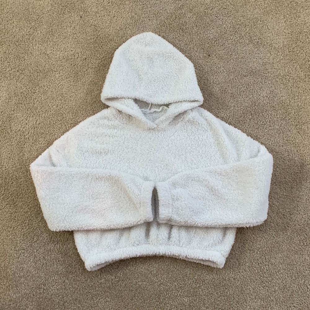 Soft cropped hoodie!